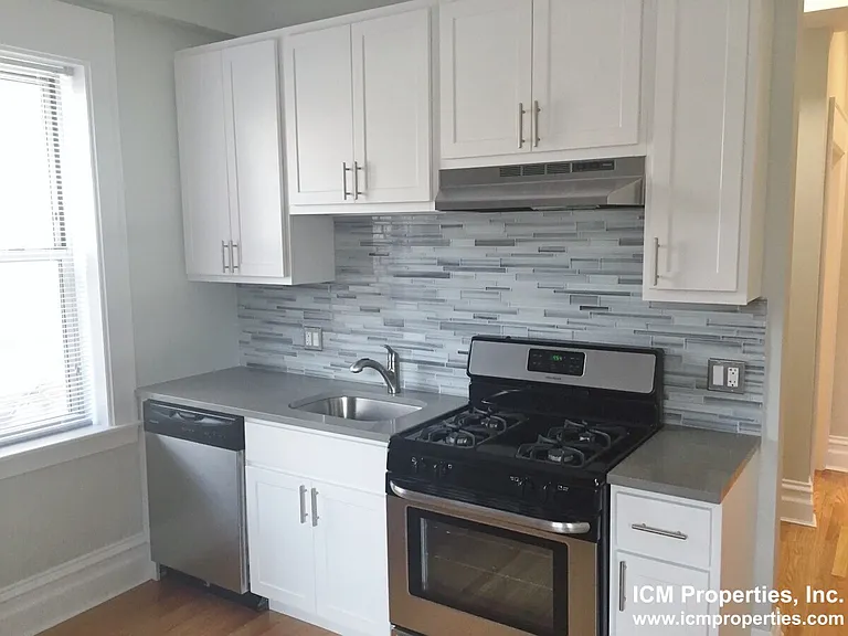 851 W Wellington Ave #1 — Photo 5