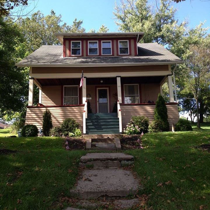 1st image of 105 E Woodrow Ave