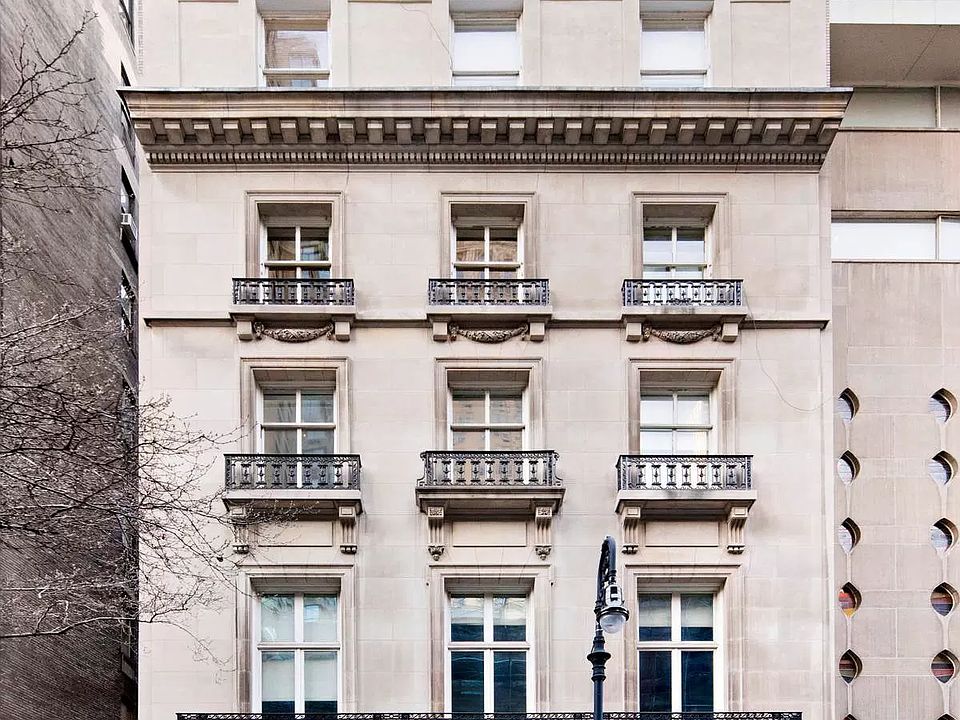 1st image of 1 E 62nd St #4AB