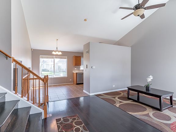 4th image of 1462 Beaumont Cir