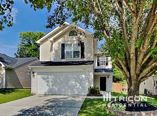 6716 Commack Dr, Charlotte, NC 28216