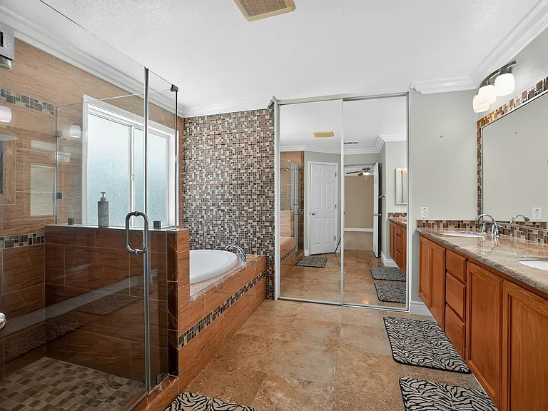 6816 Trailride Way — Photo 10