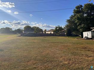 Court Ave, Lennox, SD 57039