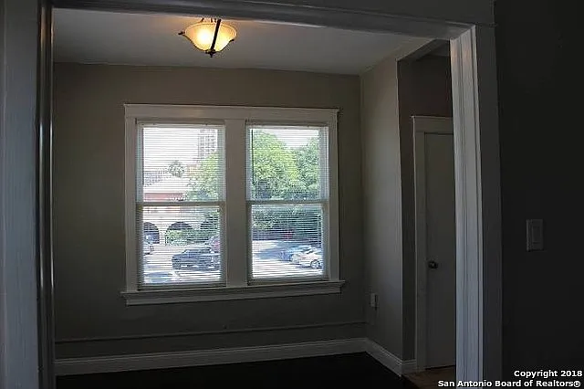 628 S Saint Marys St #200 — Photo 5