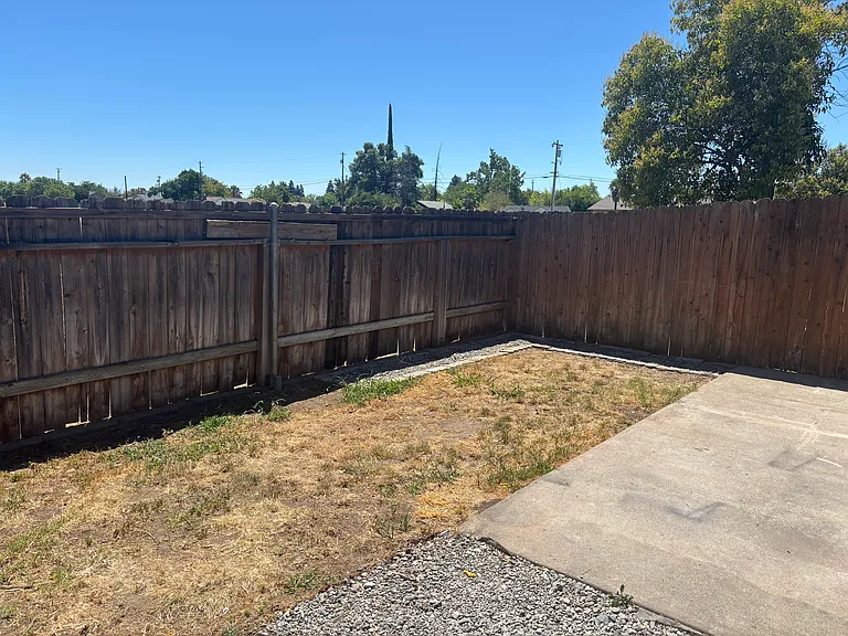 708 Givens Rd #7 — Photo 8