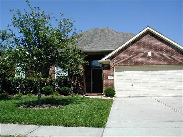 1st image of 112 Green Cedar Dr