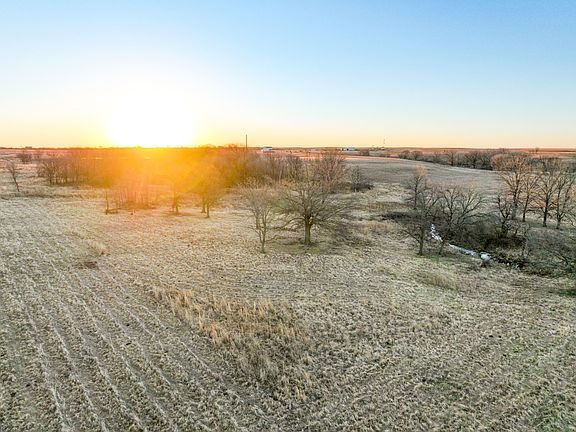 3rd image of 4080 North Rd