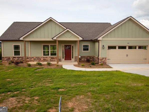 208 Hunts Ridge Dr, Cleveland, GA 30528