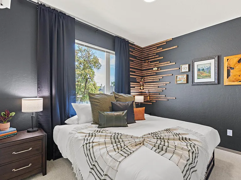 1911 W Boone Ave #1 — Photo 4