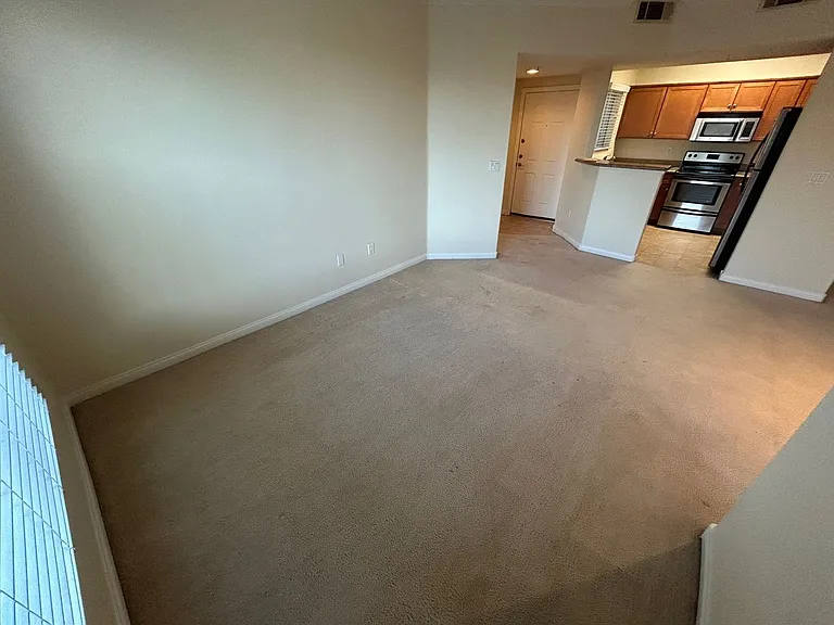 4400 S Jones Blvd #2052 — Photo 3