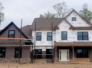 9082 Fielding Dr, Brighton, MI 48116