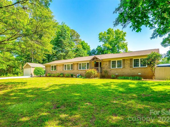 1154 Doby Ct, Fort Mill, SC 29715