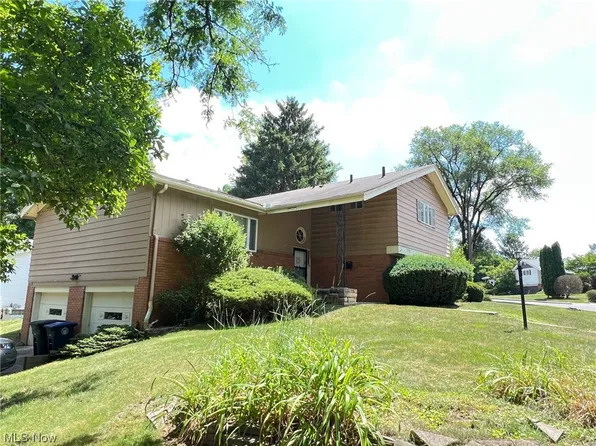 1471 Commonwealth Dr, Akron, OH 44313