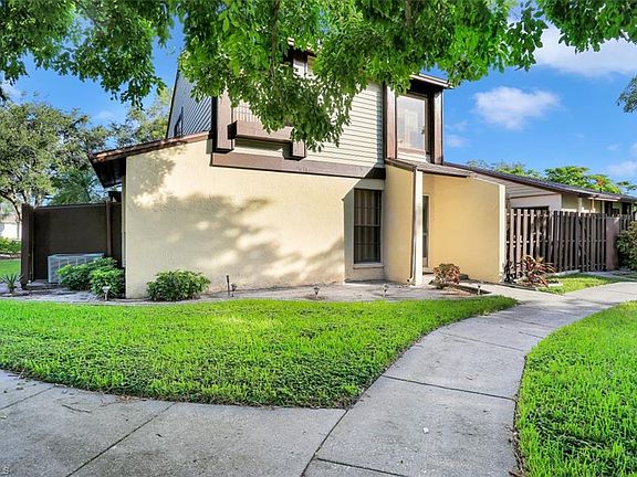 5th image of 635 SE 12th Ave APT 131
