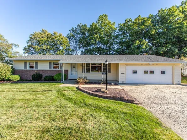 764 Poland Ave, Struthers, OH 44471