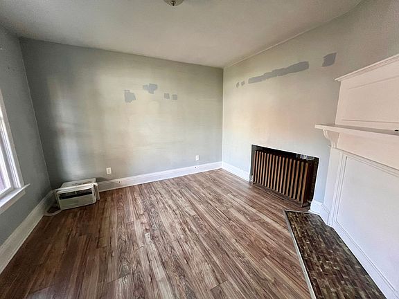2nd image of 555 Glenwood Ave