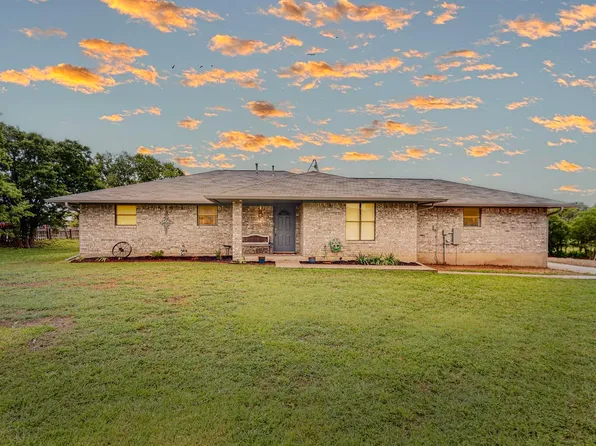 1304 Carr St, Hillsboro, TX 76645