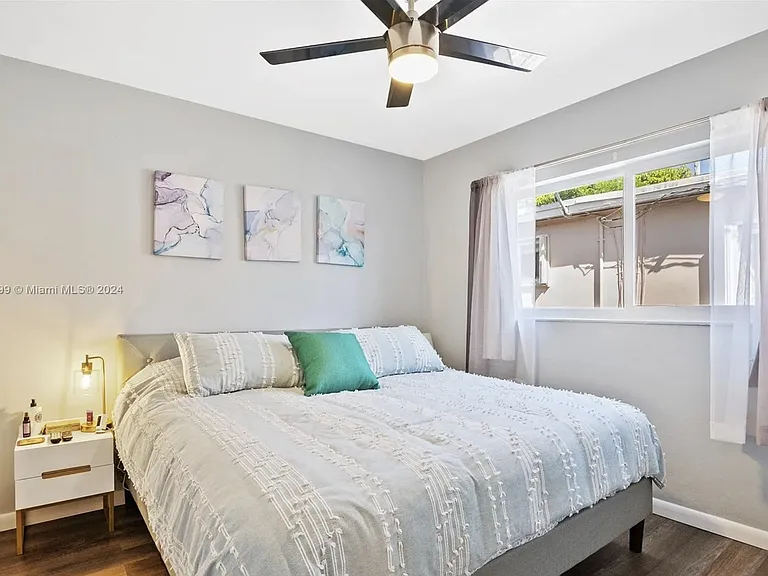 5819 SW 4th St — Photo 9