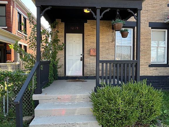 3rd image of 1247-1249 E Long St
