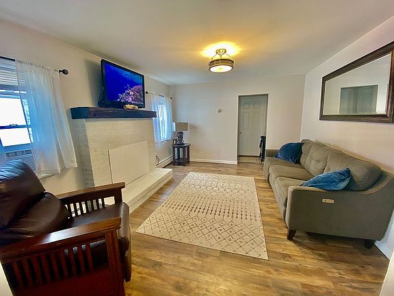 3rd image of 49 Waterway Ct