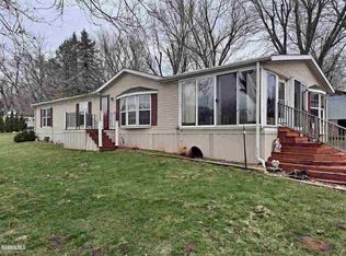 5879 S River Rd, Hanover, IL 61041