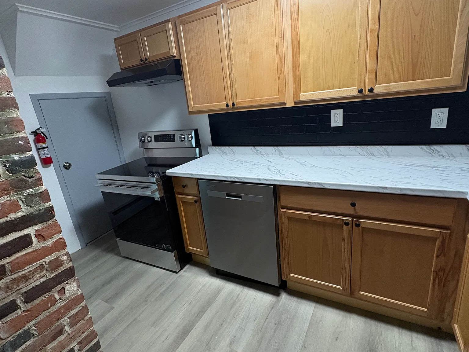 1 bed, 1.5 bath, $1,750 — Photo 2
