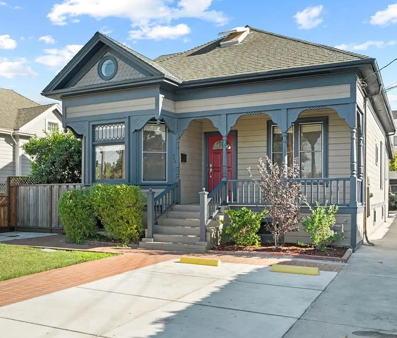 3-Unit Home 7 minute walk to Santa Clara University, Across from Caltrain - SCU — Photo 1