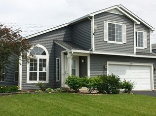 1080 Brittany Bnd, Lake In The Hills, IL 60156