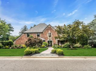 57 Aldershot Ln, Manhasset, NY 11030