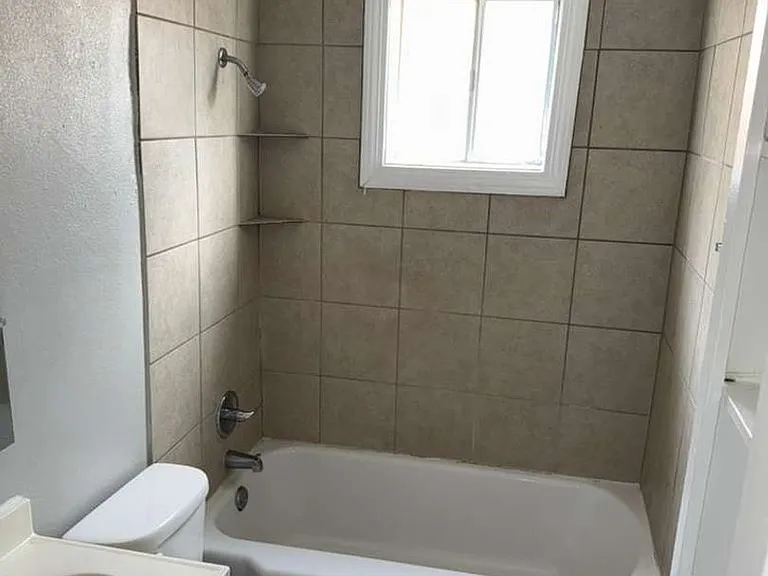 2283 Poe Ave — Photo 6