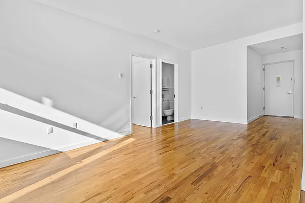 Rented by Glenmark Realty | media 2