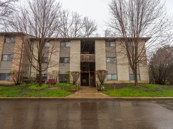 2350 South St APT B, Elgin, IL 60123