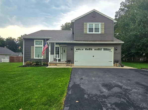 187 Shady Lake Dr, Shady Spring, WV 25918