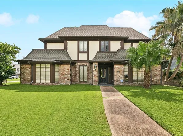 3700 Red Oak Ct, New Orleans, LA 70131