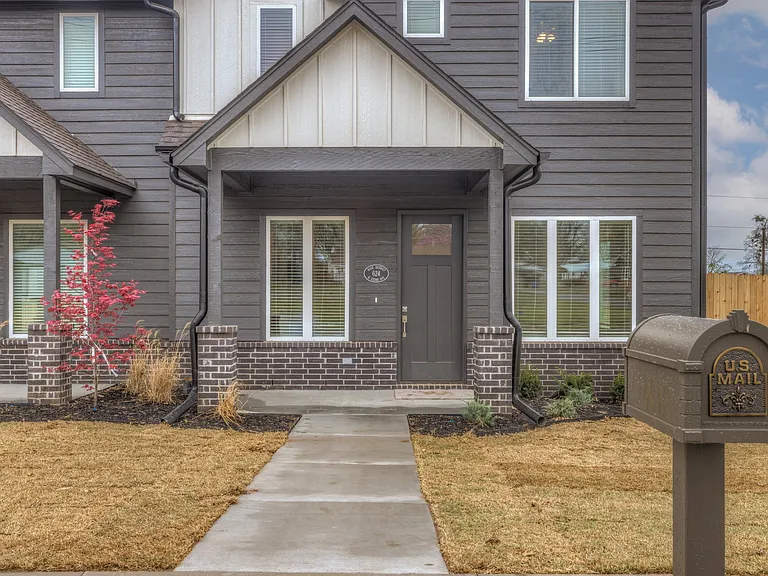 624 N Cedar Ave — Photo 2