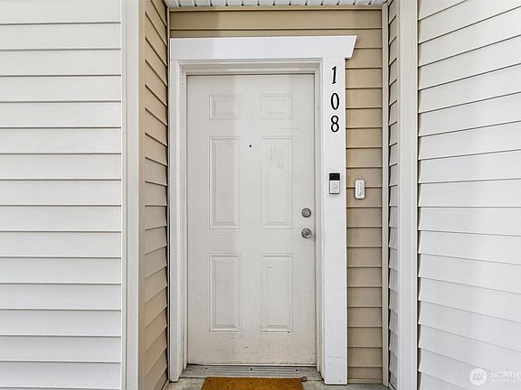 3rd image of 13421 97th Avenue E #108