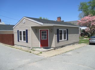73 Pontiac St, Warwick, RI 02886