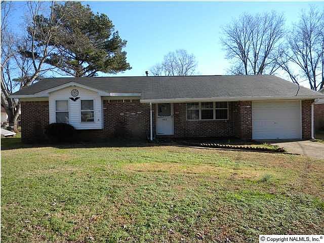 1st image of 3923 Pickett Dr SW