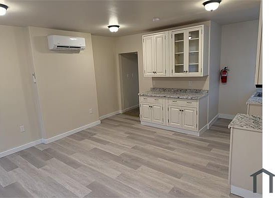 5th image of 215 W Lafayette St #1