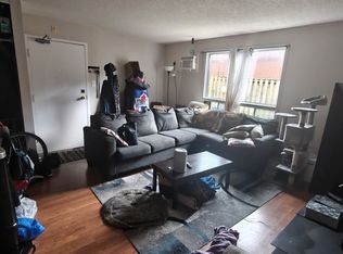338 Malaga Rd #1, Oshawa, ON L1J 1N7