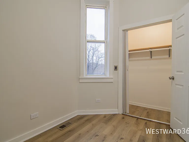 1141 S Francisco Ave #R1 — Photo 9