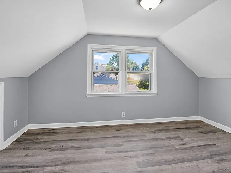 520 Hawthorne Rd #1 — Photo 17