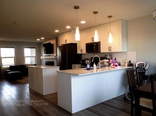 1065 Paisley Dr SW, Edmonton, AB T6W4E1