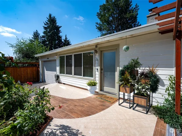 20201 24th Avenue NE, Shoreline, WA 98155