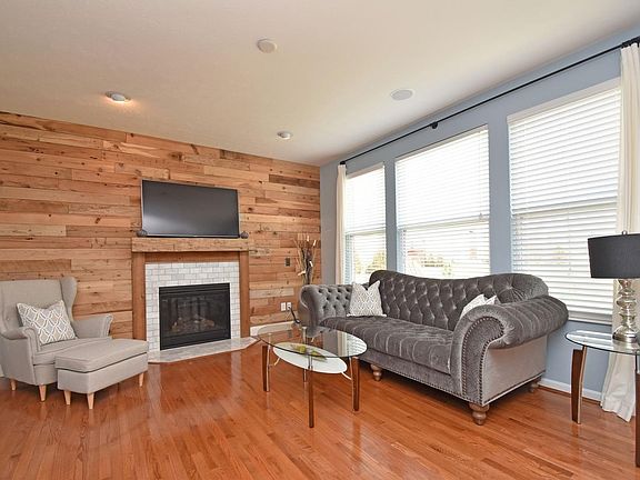 5th image of 153 Eastbury Dr
