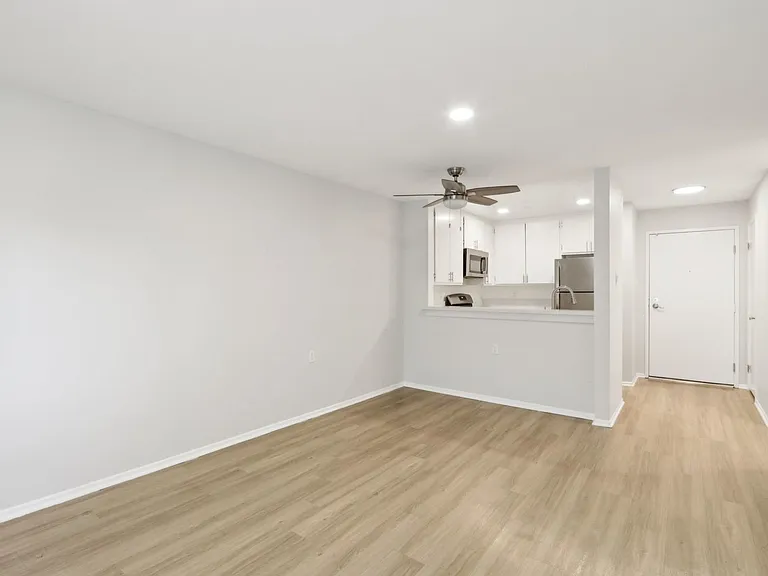 5405 Lindley Avenue — Photo 46