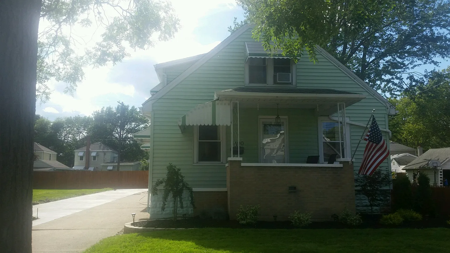 490 77th St photo 1