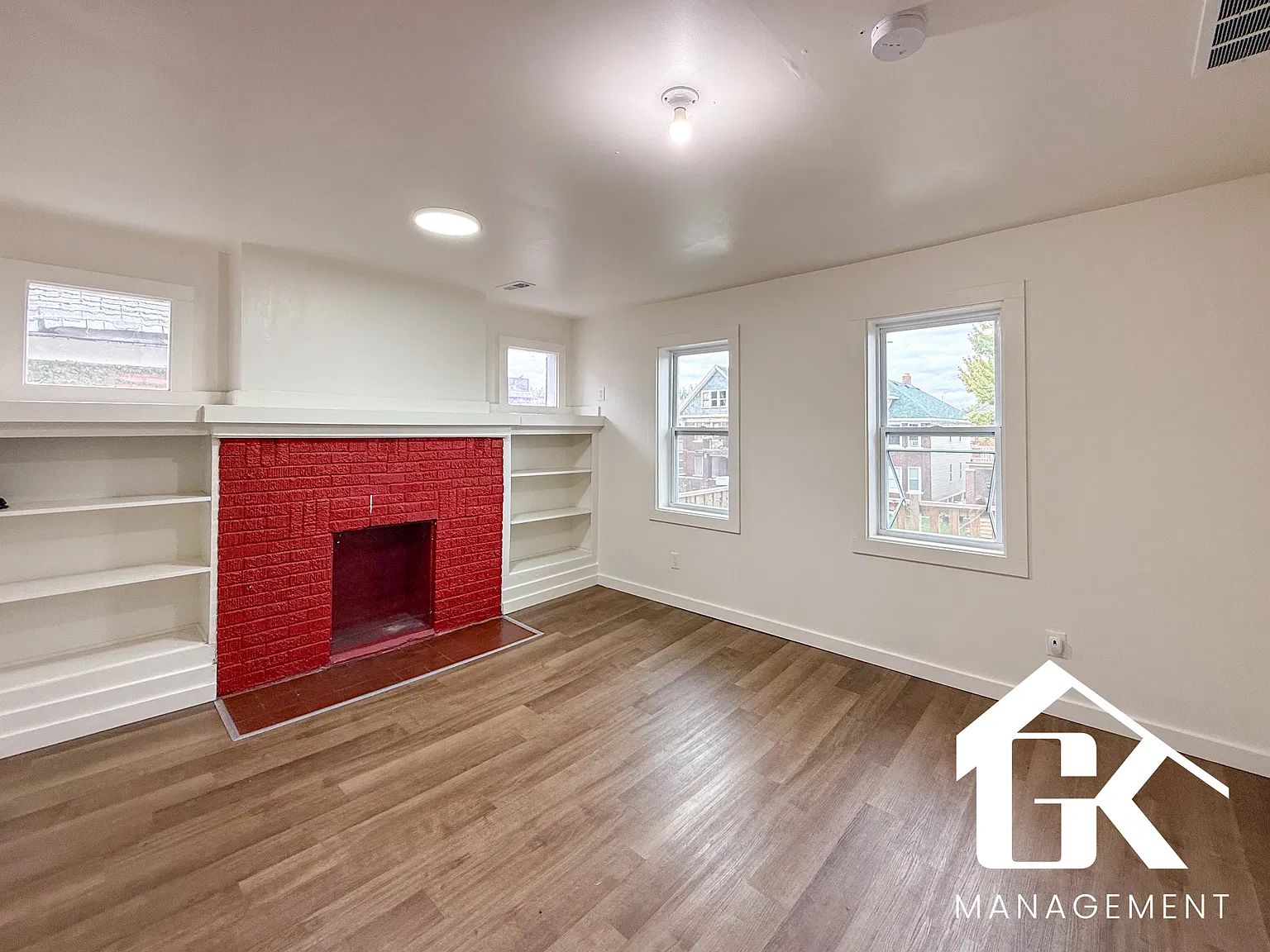 4566 Seebaldt St — Photo 3