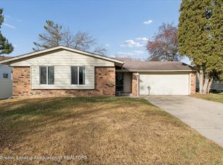 4130 Windward Dr, Lansing, MI 48911