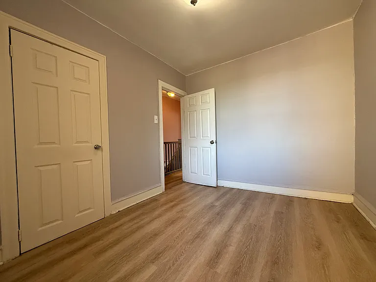 212 E Sheldon St — Photo 21